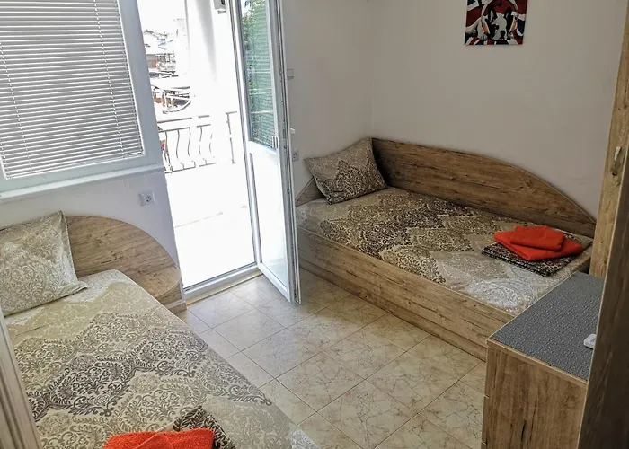 Elvira * Черноморец