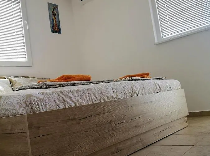 Апартаменты Elvira Черноморец