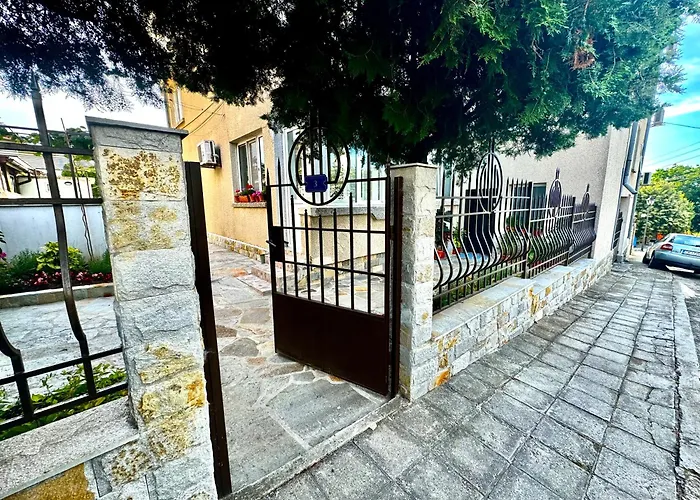 Апартаменты Elvira *